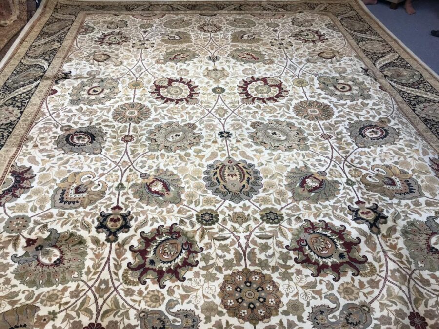 Extra large carpet 003